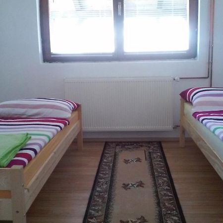 Apartment Laura Gračac Buitenkant foto